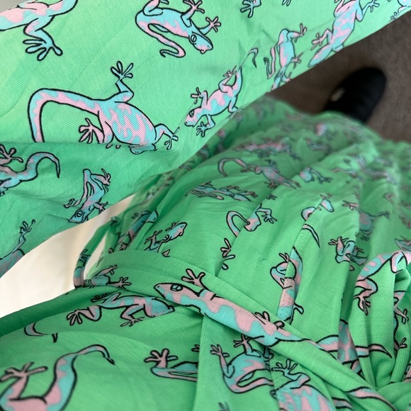 Robe - Picture 2 of 3